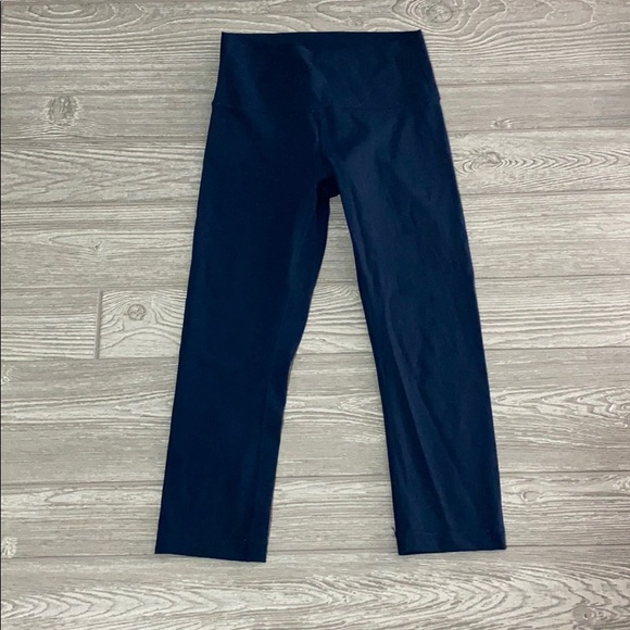 Lululemon Wunder Under Crops - Picture 2 of 10